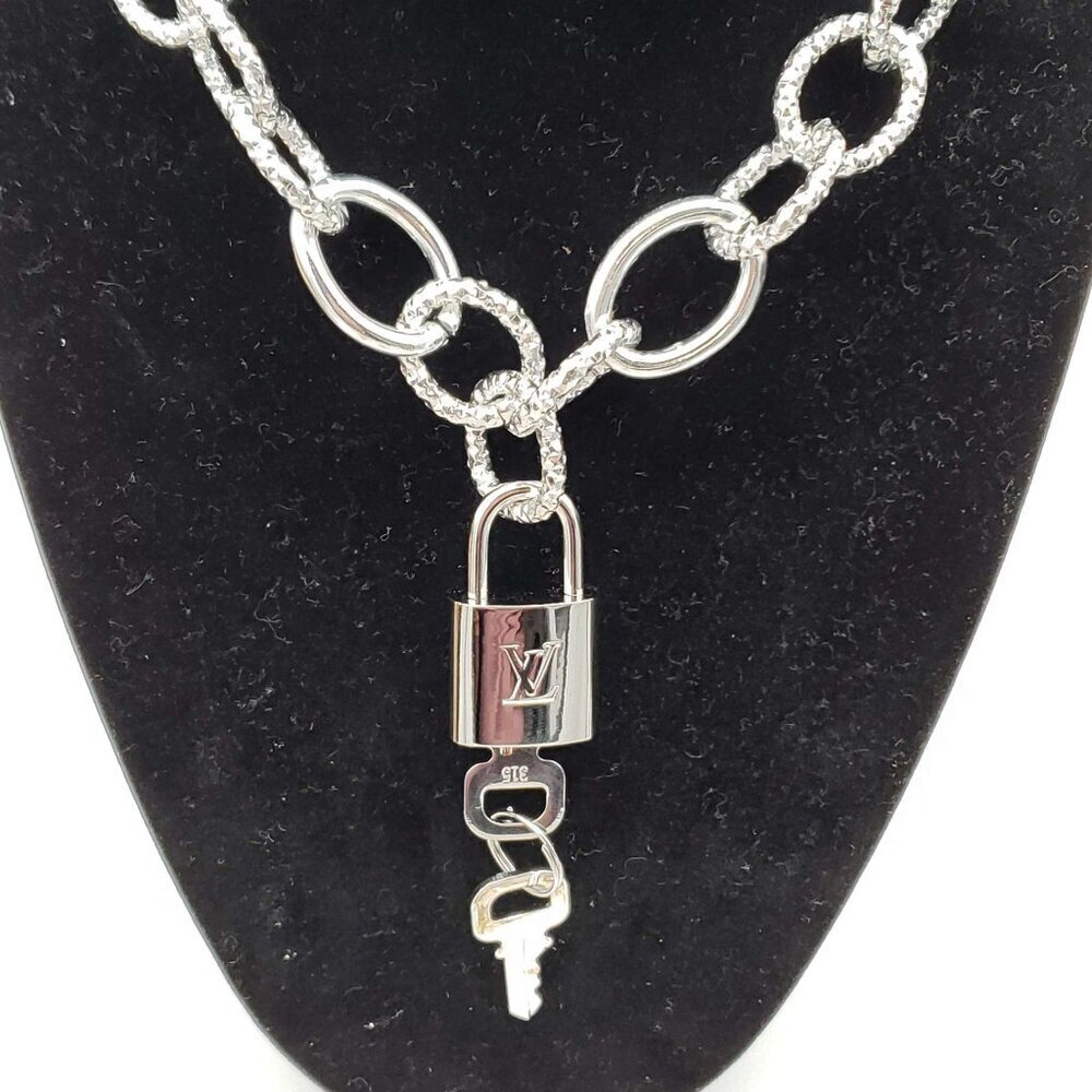 Authentic Louis Vuitton Lock&Key w/Unbranded Silver Plated Chain Necklace 010226 - Picture 8 of 12